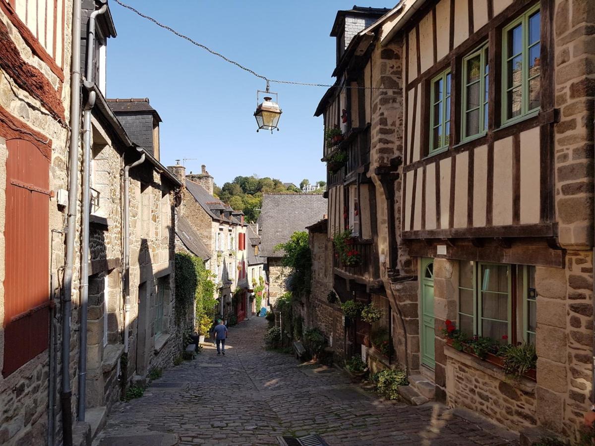 Sejour Confort Au Port De Dinan Bagian luar foto