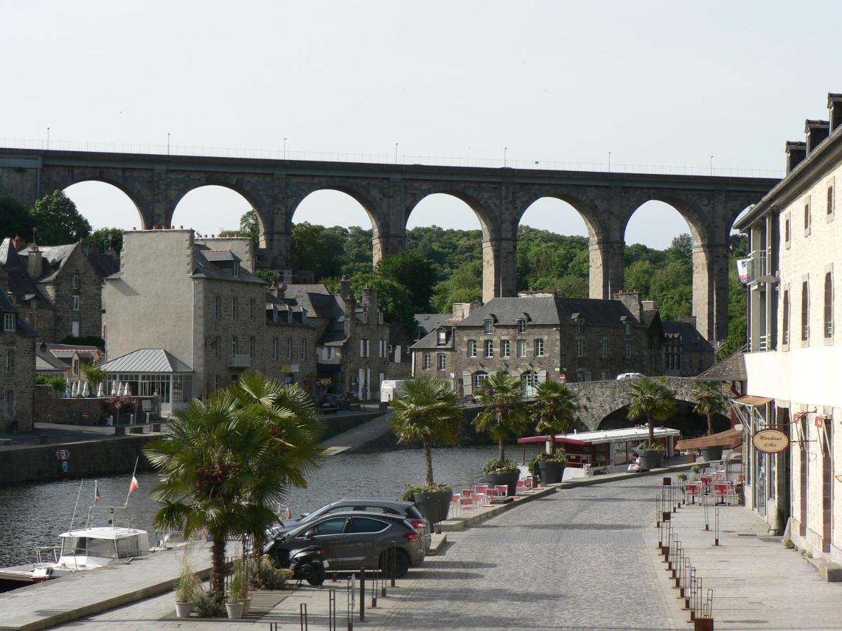 Sejour Confort Au Port De Dinan Bagian luar foto