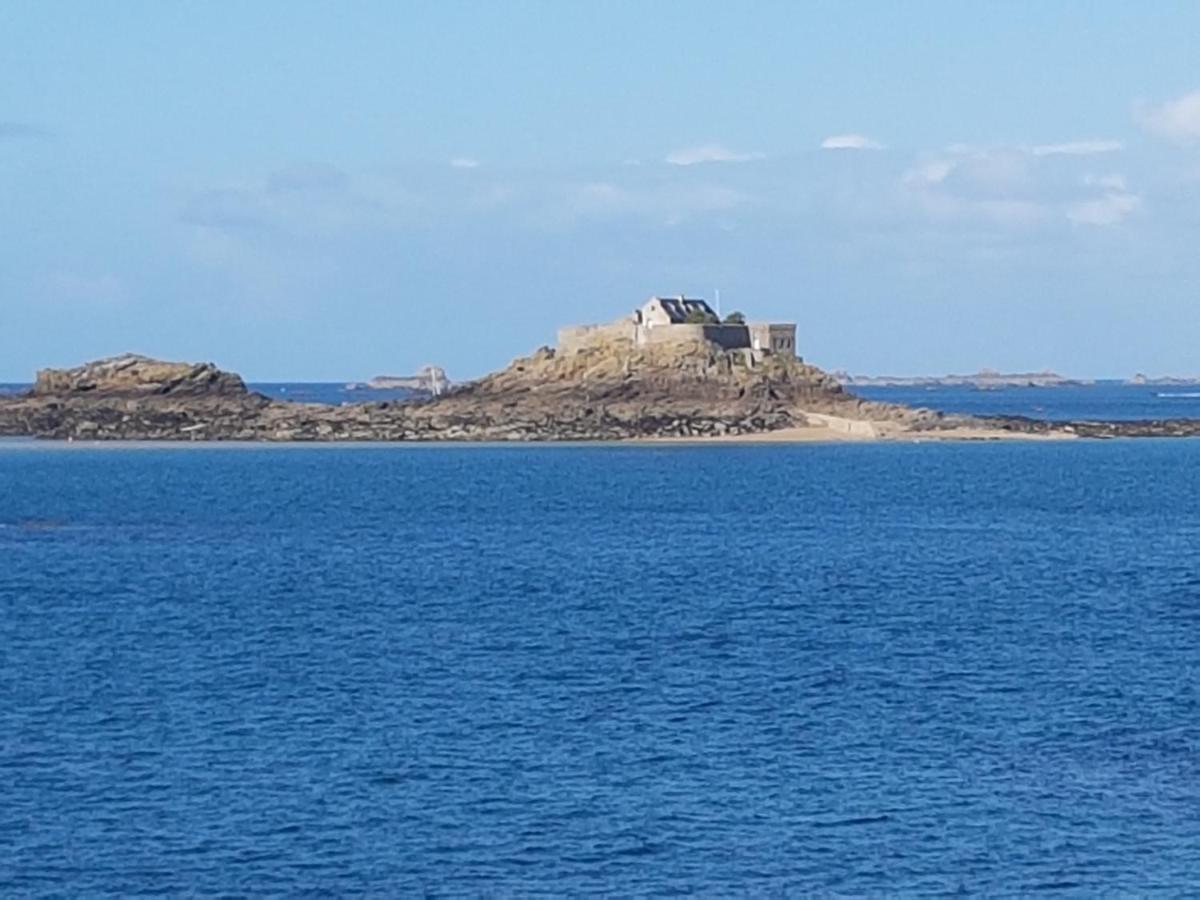 Sejour Confort Au Port De Dinan Bagian luar foto